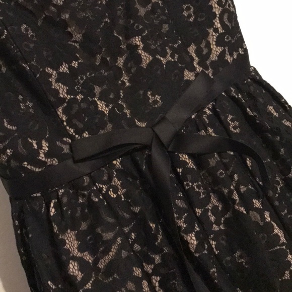 Strapless black lace mini dress - Picture 2 of 6
